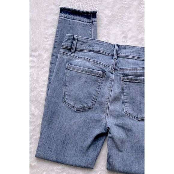 White House Black Market WHBM Released-Hem Skinny
Ankle Jeans, Size 4 - Picture 15 of 16